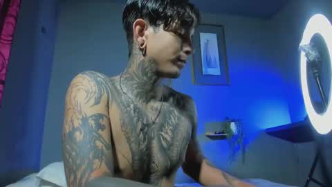 TRAV - INDEPENDENT MODEL online show from October 11, 2:27 am