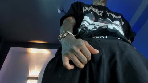 TRAV - INDEPENDENT MODEL online show from November 21, 5:16 am