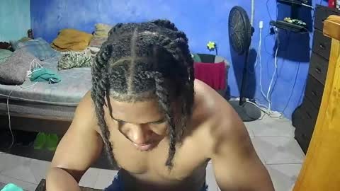 travisx_ online show from May 26, 5:46 am