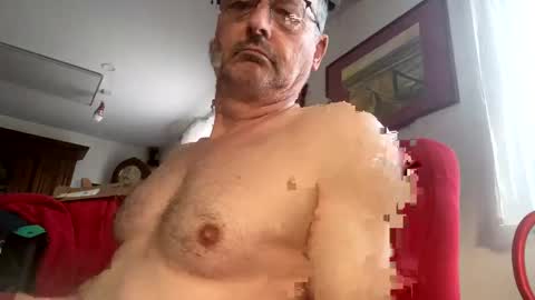 Snapshot of trebgeis1 chatting on February 27, 7:19 am trebgeis1 online show from February 27, 7:19 am