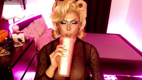 Jade online show from October 27, 9:53 am