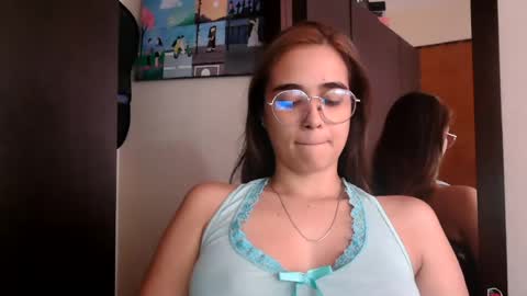 triana_bell online show from July 5, 5:20 pm