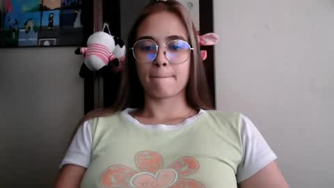 triana_bell online show from June 25, 4:45 pm