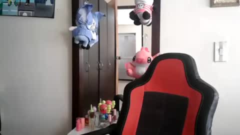 triana_bell online show from July 29, 8:53 pm