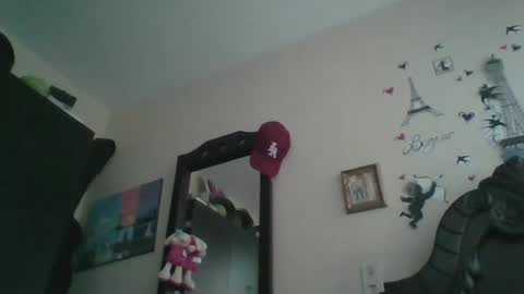 triana_bell online show from October 23, 6:20 pm