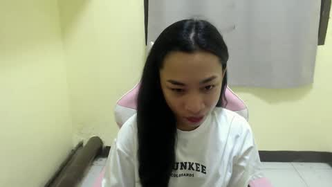 Snapshot of tricia_slut chatting on March 2, 5:12 am tricia_slut online show from March 2, 5:12 am