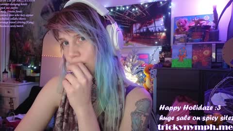 Snapshot of tricky_nymph chatting on December 31, 3:45 am Cassie online show from December 31, 3:45 am
