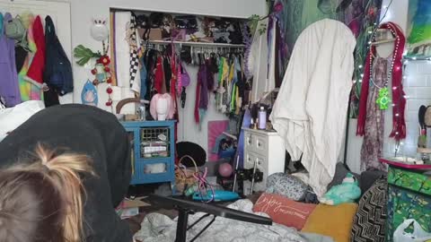 Snapshot of tricky_nymph chatting on February 2, 7:25 pm Cassie online show from February 2, 7:25 pm