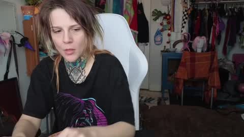 Snapshot of tricky_nymph chatting on February 3, 5:56 pm Cassie online show from February 3, 5:56 pm