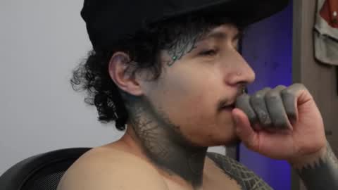 - trieone online show from January 31, 10:51 pm