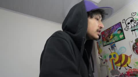 - trieone online show from March 5, 5:44 pm