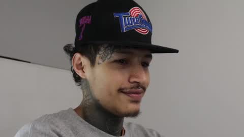 - trieone online show from February 12, 4:44 am