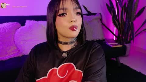 Val martinez  online show from April 25, 12:35 am