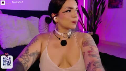 Val martinez  online show from April 29, 2:38 am