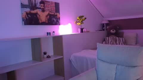 Trystan Grey online show from March 13, 6:05 am