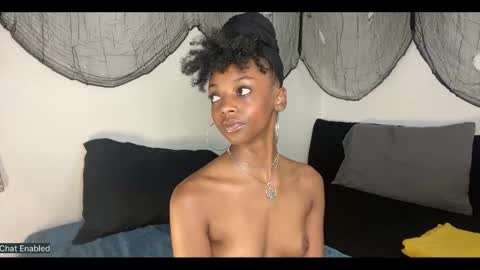 Snapshot of trixie_luv chatting on September 12, 5:26 pm trixie_luv online show from September 12, 5:26 pm