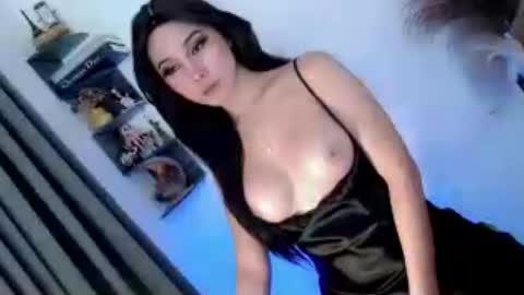 trixie_moore online show from July 10, 7:57 am