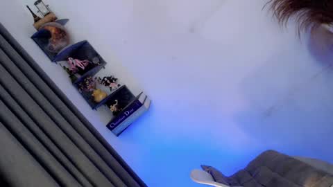 trixie_moore online show from July 24, 5:37 am