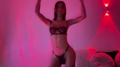 trixieemerald online show from October 18, 9:24 am