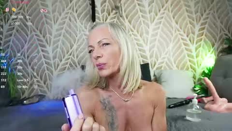 Linda  ONLYFANS Trophymilf1  Istagram trophymilf1 online show from June 25, 7:08 pm