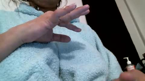 Bella online show from February 4, 8:28 pm