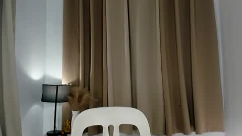 tsbigmilk online show from March 24, 4:02 pm