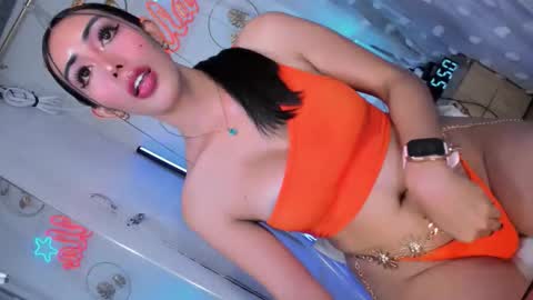   Stella Hanlon    - - online show from March 12, 9:51 pm