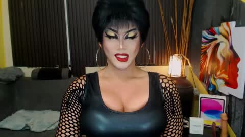 Nicoleeee online show from May 6, 11:11 pm