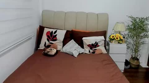 Graciella online show from September 20, 7:11 am