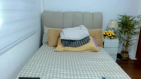 Graciella online show from October 17, 7:56 am