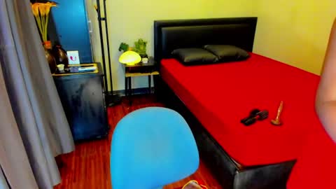 Kylee-  will make your  day  online show from June 15, 7:06 pm