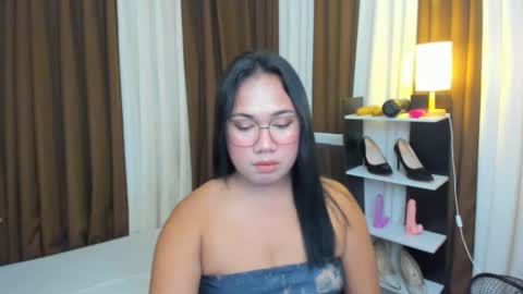 Karen Oquio online show from September 19, 6:22 pm
