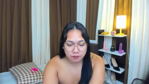 Karen Oquio online show from September 29, 6:40 pm