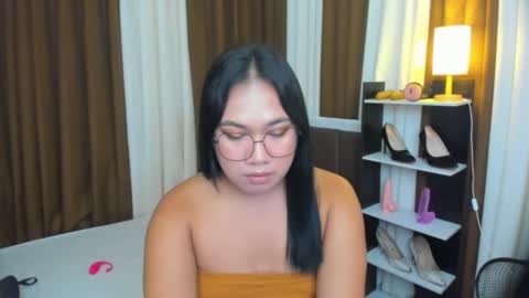 Karen Oquio online show from September 24, 6:58 pm