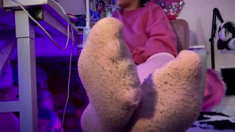 Snapshot of tsunderenextdoor chatting on October 15, 5:36 pm MOCHI NEXT DOOR online show from October 15, 5:36 pm