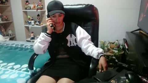tucomplic69 online show from May 3, 12:16 am