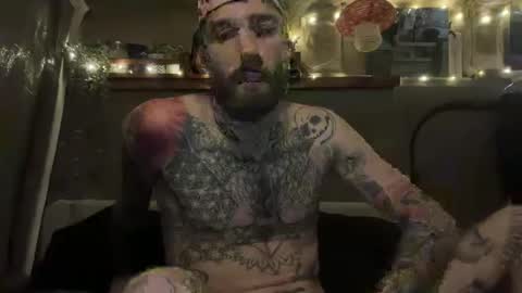 Snapshot of tuhands chatting on March 8, 8:11 am Tuhands online show from March 8, 8:11 am