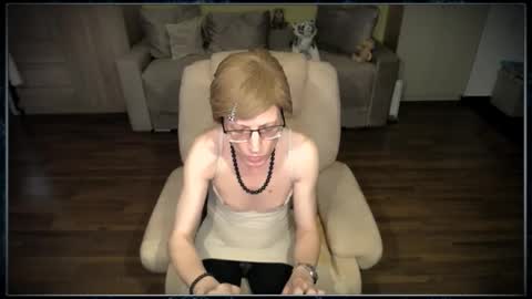 Clementine online show from February 6, 11:13 am