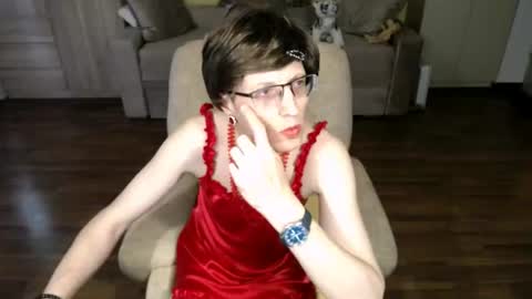 Clementine online show from June 30, 10:47 am