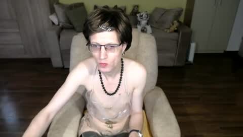 Clementine online show from June 21, 9:27 am