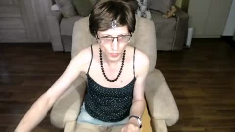 Clementine online show from July 18, 11:56 am