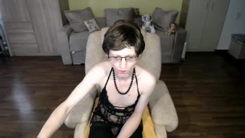 Clementine online show from April 29, 9:03 am