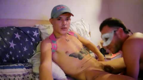 Snapshot of twinkanddaddy18 chatting on October 29, 6:59 am twinkanddaddy18 online show from October 29, 6:59 am