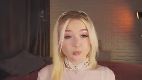 Snapshot of twinklefluff chatting on October 16, 4:06 pm twinklefluff online show from October 16, 4:06 pm