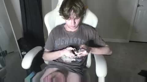 shytwink online show from January 17, 12:31 am