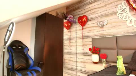 twinslovers_ online show from February 17, 3:38 am