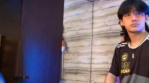 twinslovers_ online show from March 12, 5:00 am