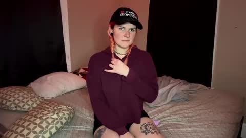 twitchinwhore online show from January 26, 5:02 am