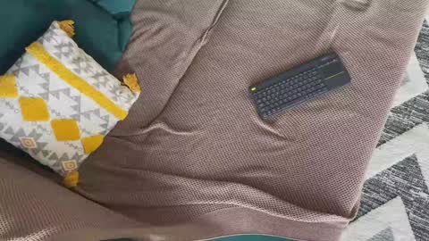    Guys Help us get more thumbs up.  Show your love its important to us online show from November 6, 5:32 am