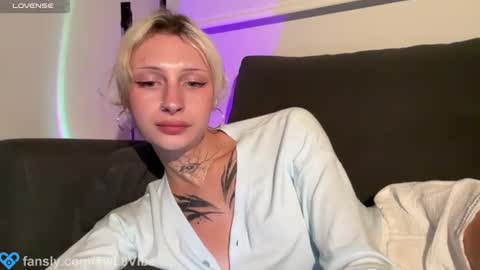Molly and Nick online show from June 18, 5:40 pm